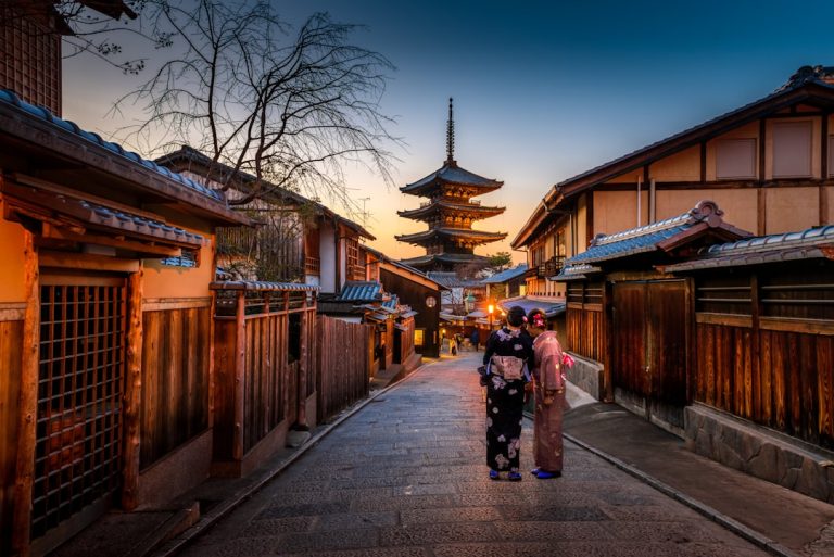 Wanderlust on a Budget: The Art of Travel Blogging Without Breaking the Bank